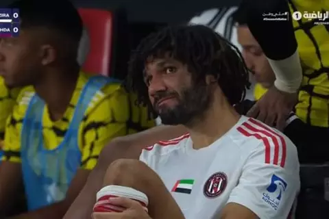 متأثرًا بإصابته.. النني يغادر مباراة الجزيرة أمام الوحدة